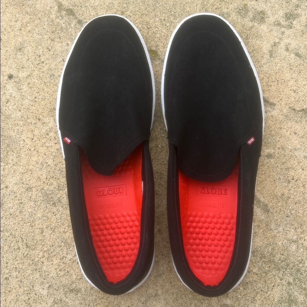 GLOBE Men's Castrolyt Black Suede Slip on Sneakers Size 12 - Picture 6 of 8